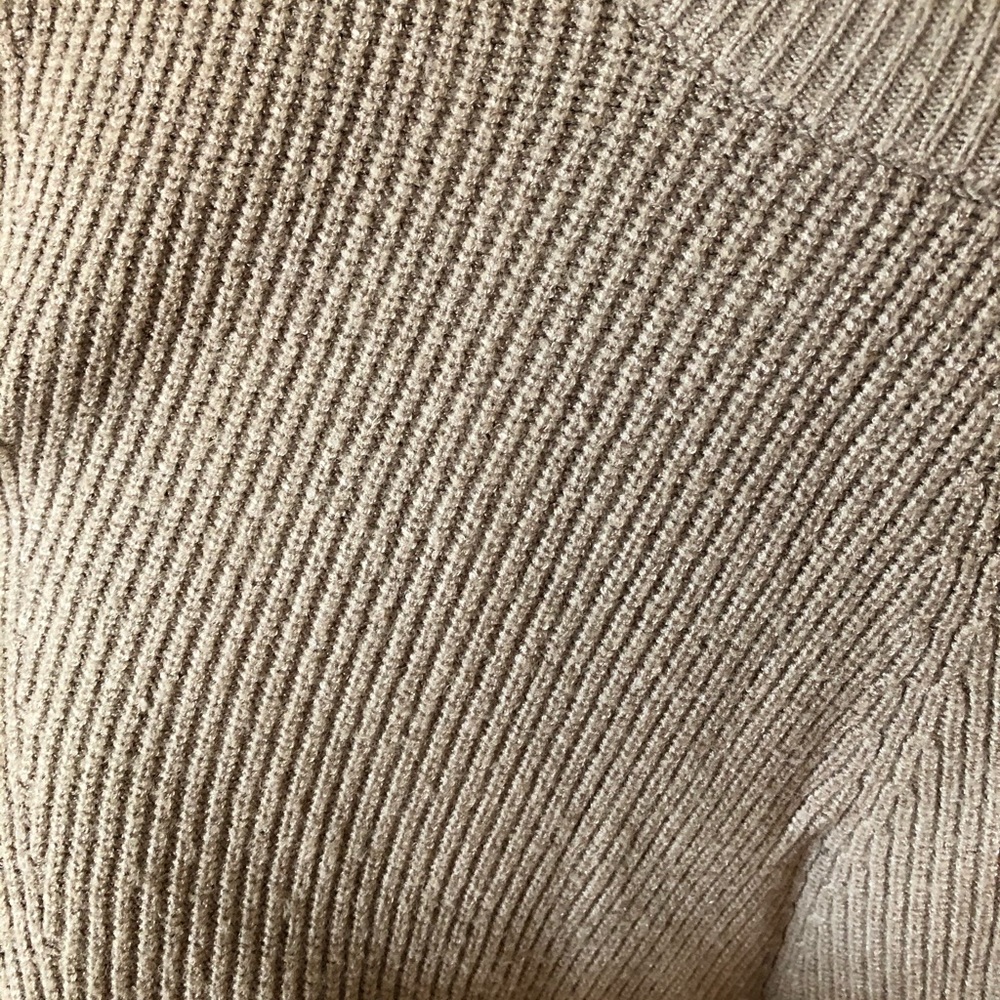 Tan sweater - Picture 4 of 7